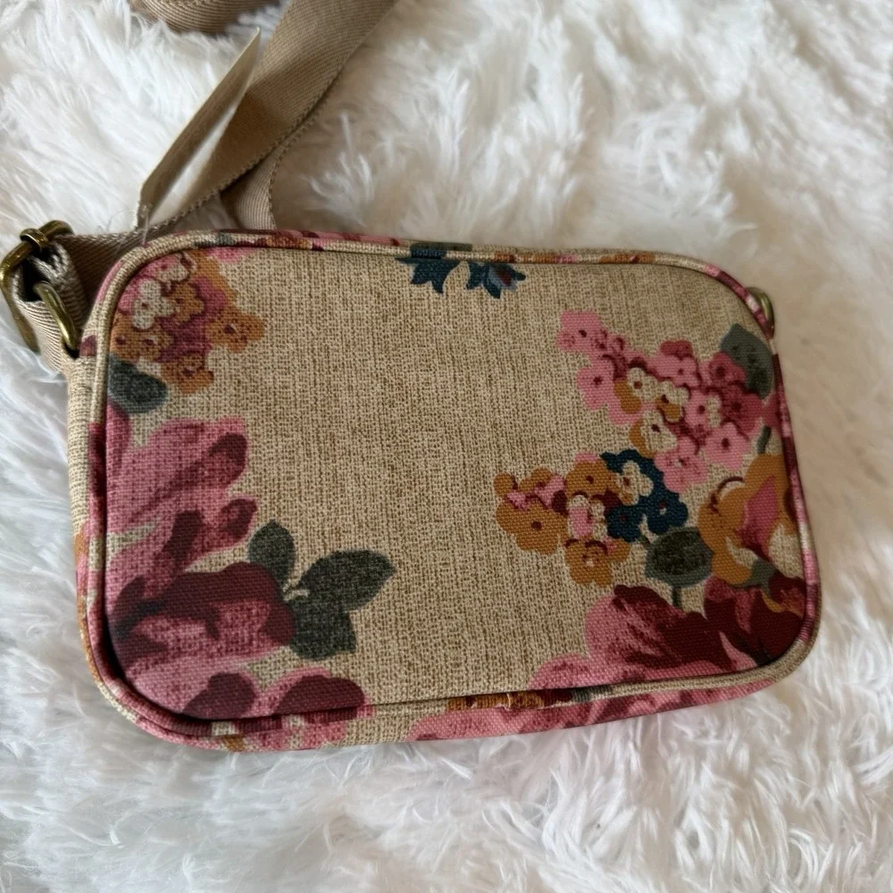 Cath Kidston crossbody bag in PVC, floral, cottage, garden, rose, romantic